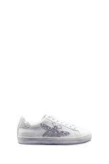 LACED SNEAKER