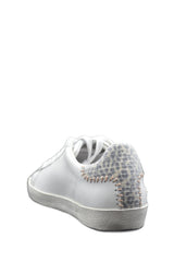 LACED SNEAKER